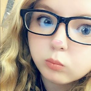 Meet your Posher, Katelyn